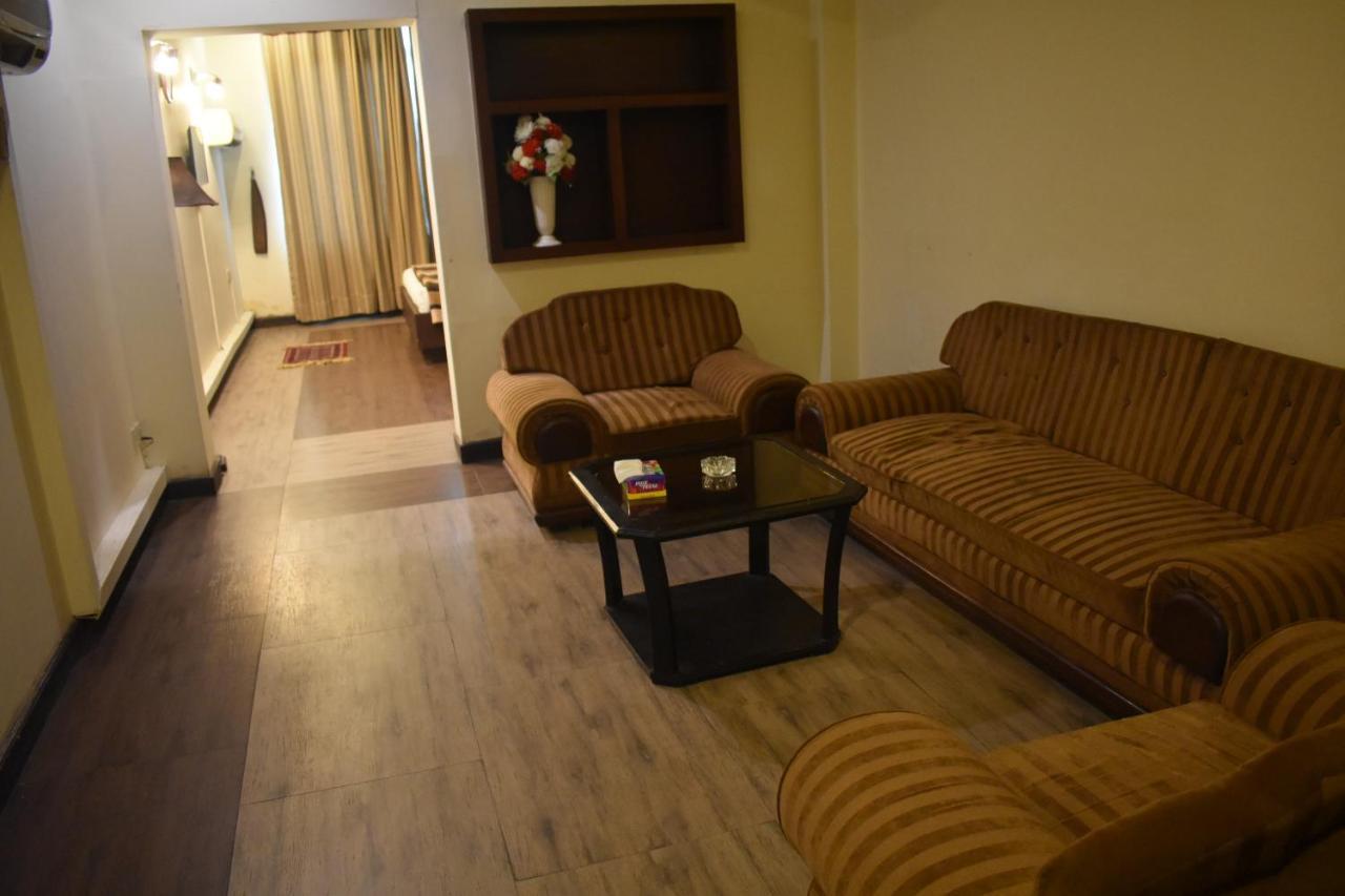 Hotel Royal Palace Rawalpindi Exteriör bild